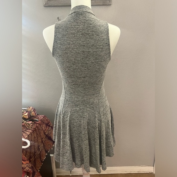Windsor | grey mini dress | size med | circle skirt, high neck, sleeveless GUC - Picture 4 of 7